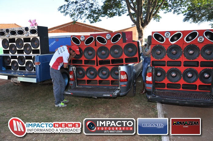 Encontro de som automotivo no Parque de Exposições