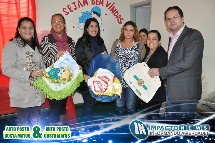 Entrega de Kits na Casa da Mãe Gestante em Deodápolis
