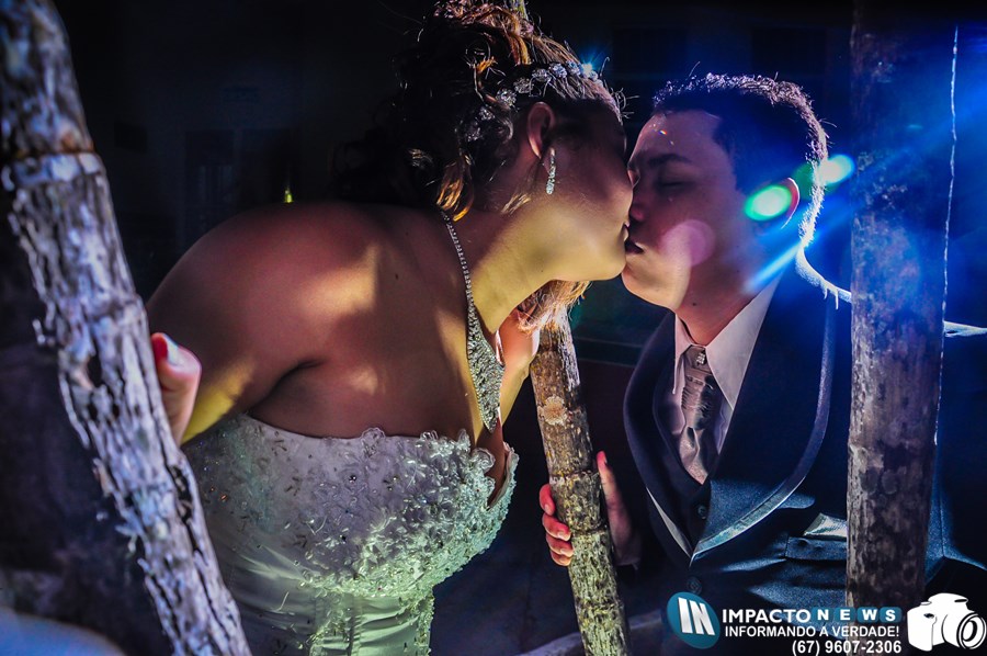 Os noivos Tatiane e Wislen se casaram em uma linda festa, confira.