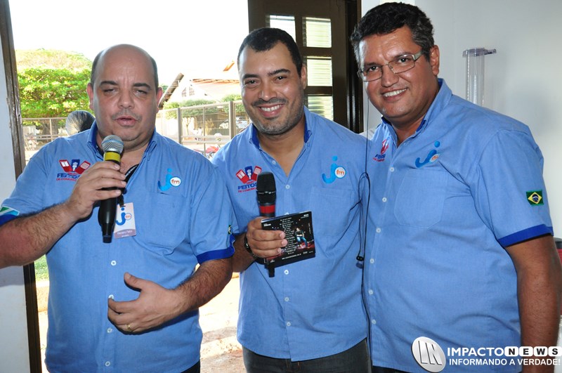 Tarde de autógrafos na Jota Fm com Manutti e Fred e Guilherme