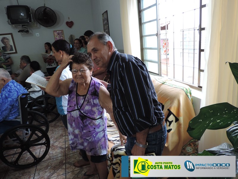 Visita da Comunidade Católica ao Lar do Idoso de Glória de Dourados