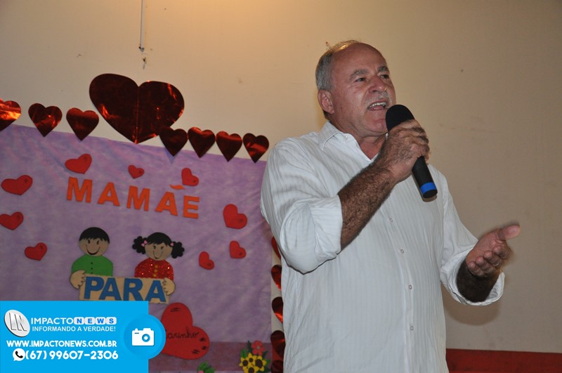 Homenagens: Dia das Mães na Escola Pólo em Deodápolis