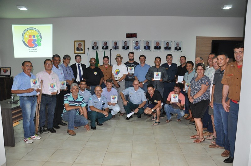 Veja aqui fotos da reunião do Conselho Comunitário de Segurança Publica de Deodápolis 