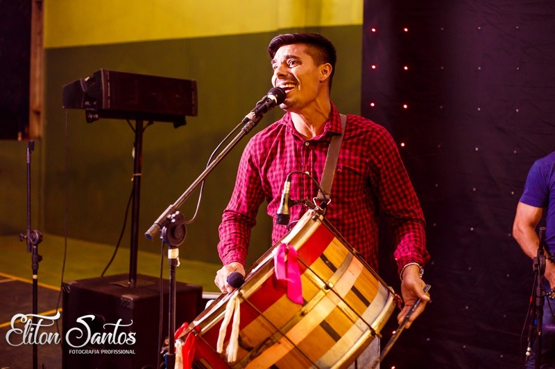 Veja aqui as fotos do grande Arraiá da Escola Estadual 13 de Maio em Deodápolis; Teve show, quadrilhas e diversas comidas típicas 