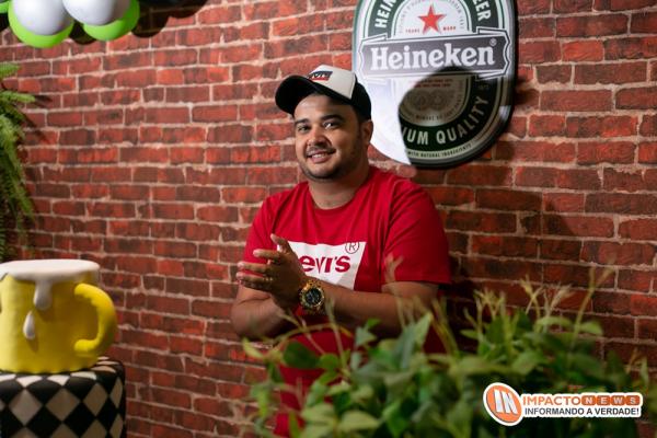 Veja aqui as fotos do aniversário de Carlos Nemésio que contou com uma super decoração e show ao vivo