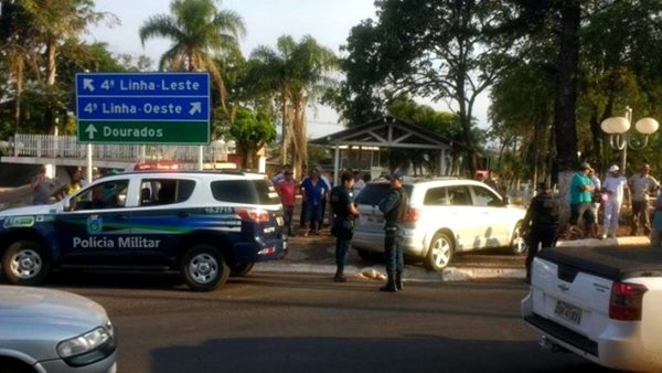 Após perseguição ‘cinematográfica’, homens foram presos com veiculo roubado
