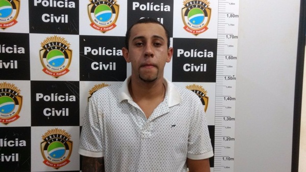 Carona de moto é preso com pistola no Flórida