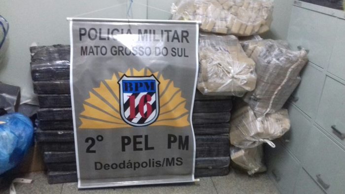Perseguição e tiros resultou em apreensão de 730 quilos de maconha em Deodápolis 