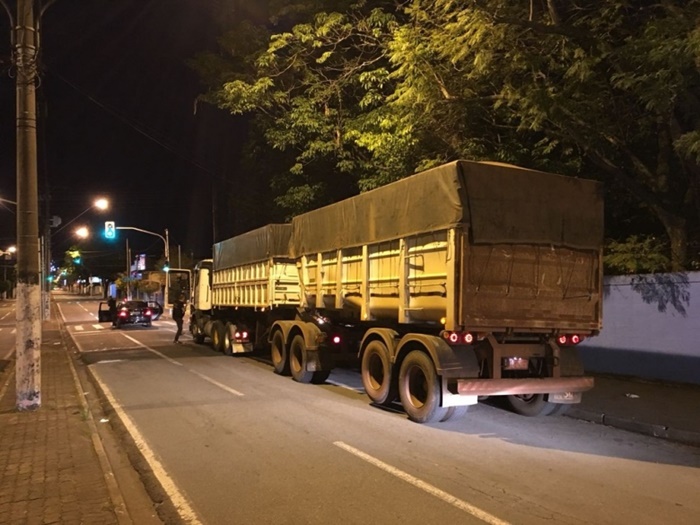Caminhão que saiu de MS é apreendido com 400 quilos de cocaína em SP