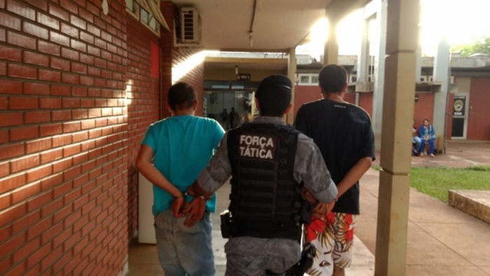 Após invadir mercado, dois assaltantes foram presos em Dourados