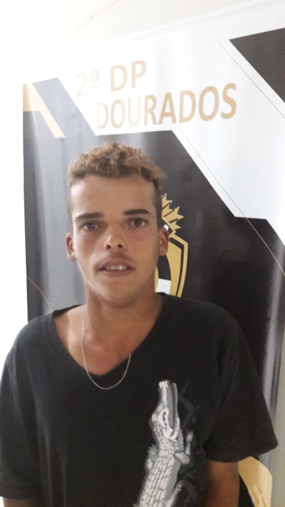 Jovem é preso acusado de assaltar conveniência na Monte Alegre