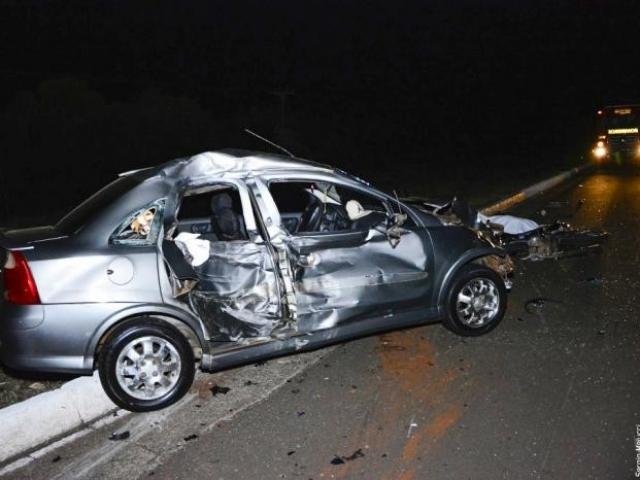 Após bater em anta, carro atinge e mata motociclista em rodovia
