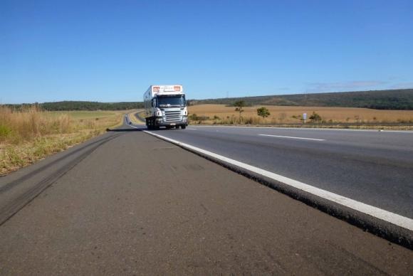 Tráfego de veículos de carga será restringido nesse feriado
