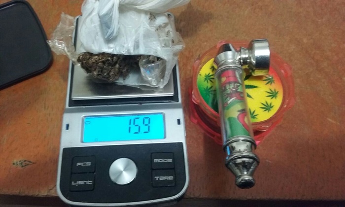 Jovem preso com arma em Deodápolis, também cultivava pé de maconha em casa 