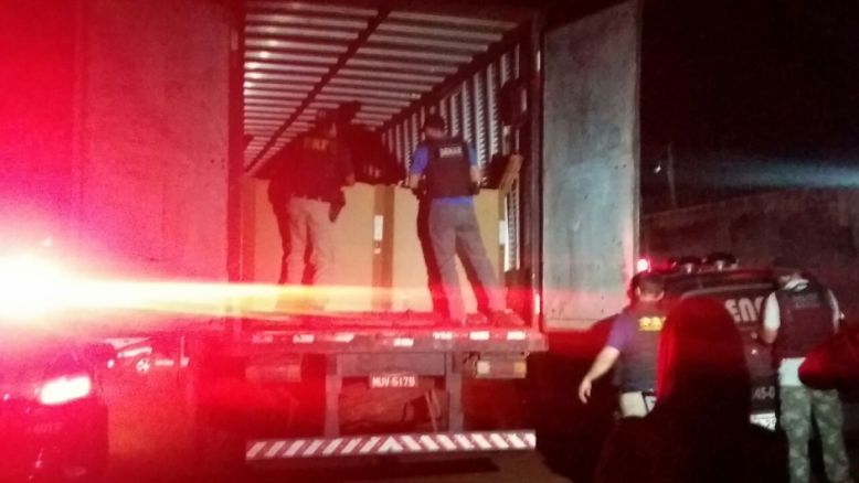 Polícia encontra 1,7t de maconha em carga de recicláveis