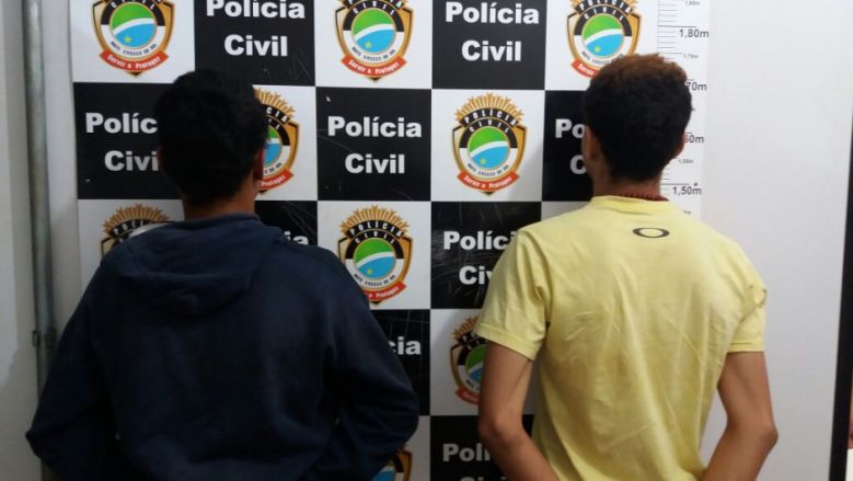 Adolescentes são apreendidos após ameaça e roubo a travestis