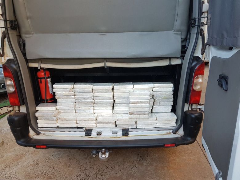 Van é apreendida na Perimetral em Dourados com mais de 100kg de cocaína