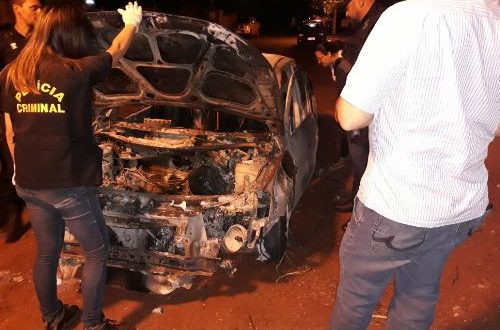 Corpo é encontrado carbonizado dentro de veículo