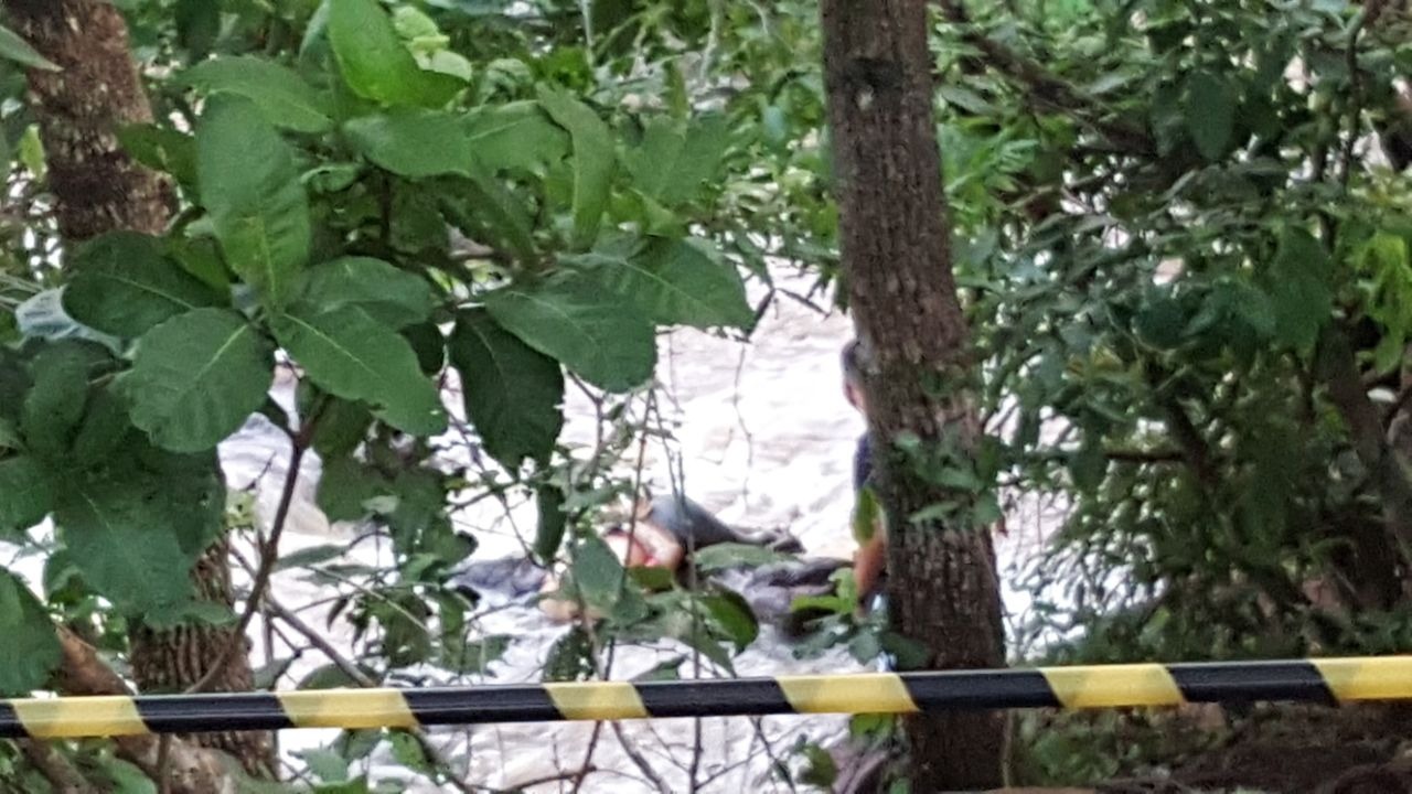 Corpo decapitado, com mãos e pés amarrados é encontrado em cachoeira