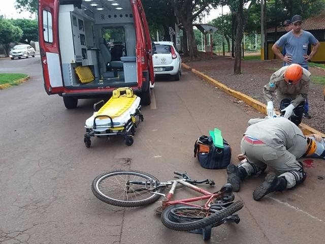 Garoto de 11 anos é atropelado por carreta quando seguia para a escola