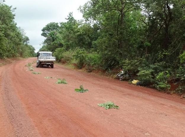 Homem de 56 anos morre após colidir moto na traseira de caminhonete