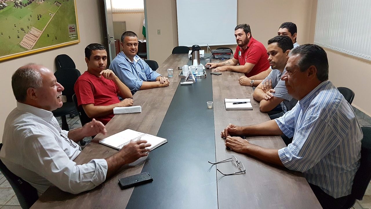Prefeito recebeu projeto que visa melhoria e sustentabilidade da produção e comercio do leite para Deodápolis
