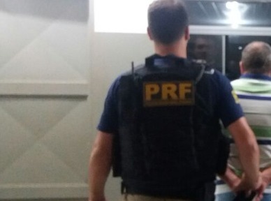 Caminhoneiro é preso em MS por crime de trânsito