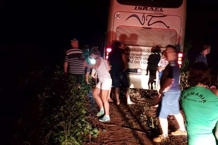 Ladrões desistem de assaltar ônibus que transportava romeiros