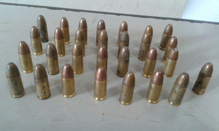 Rapaz é preso com 29 munições de 9mm de uso restrito