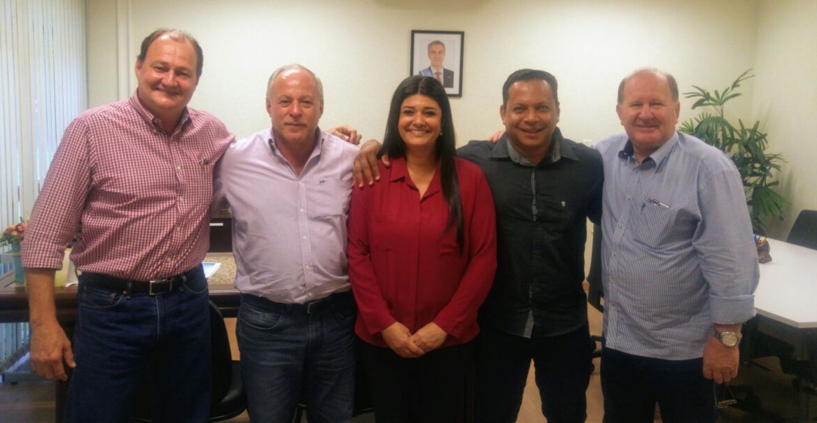 Prefeito Valdir Sartor se reuniu com Governadora em exercício, Rose Modesto para discutir inicio da revitalização das avenidas
