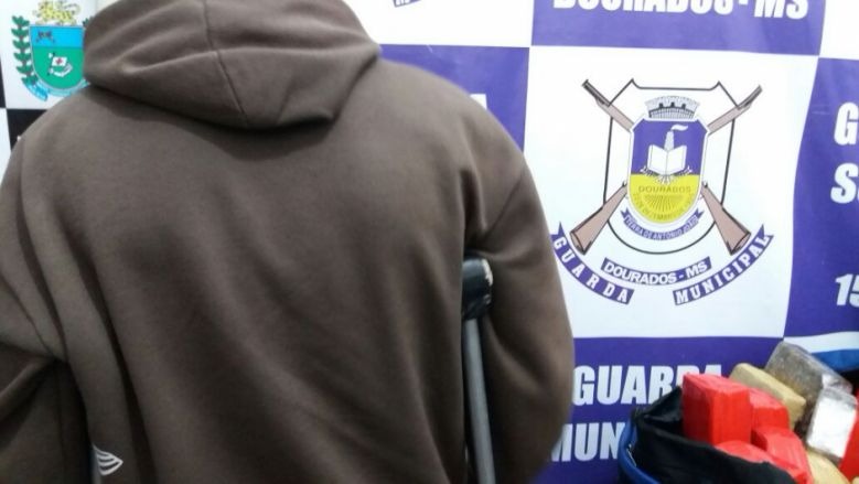 Adolescente é flagrado com maconha que iria para Goiás