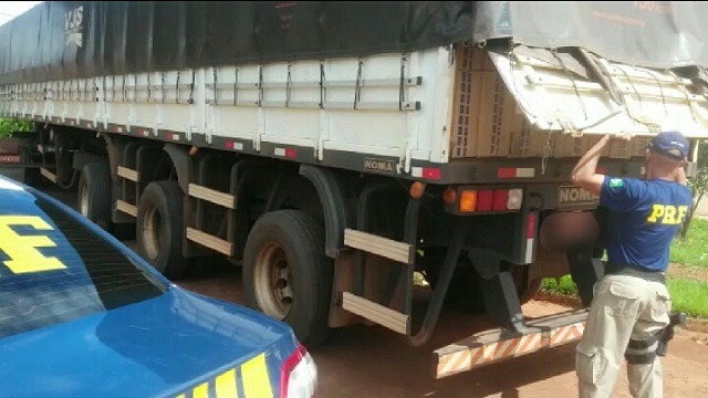 Polícia apreende carga de cigarro com destino a Minas Gerais