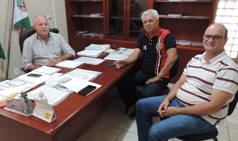 Deputado Estadual Cabo Almir esteve em Deodápolis, se reuniu com o Prefeito e anunciou novas emendas para o município