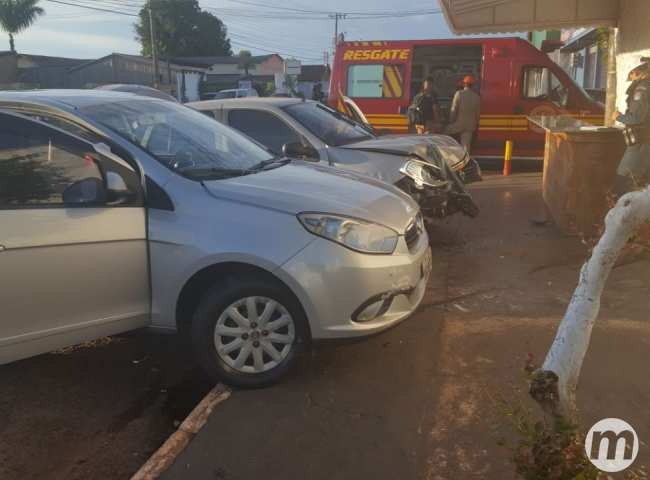 Motorista sofre mal súbito e causa acidente na Tamandaré