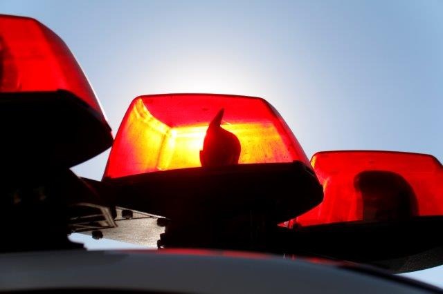 Com carro roubado, traficantes são presos com fardos de maconha em rodovia