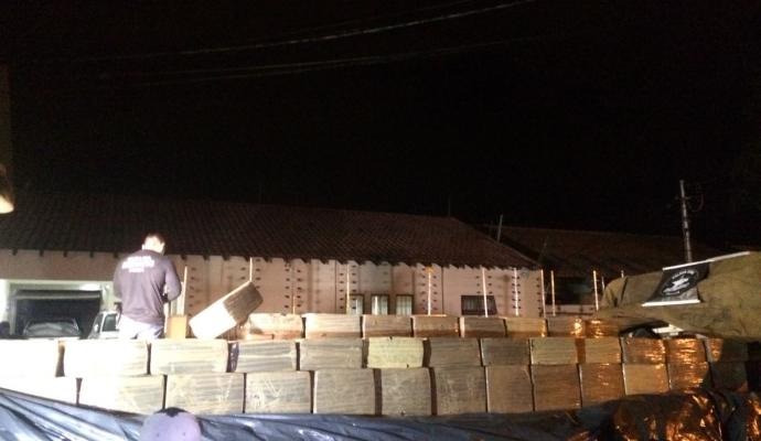 Polícia do Paraná apreende 5,7 toneladas de maconha que sairam de MS