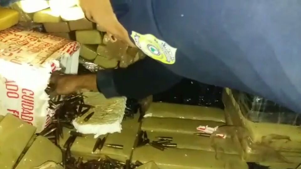 PRF apreende 7t de droga e munições que saíram de Dourados para o Rio de Janeiro