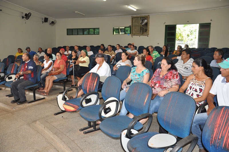 Prefeitura realizou reunião com produtores interessados em participar do PNHR em Deodápolis