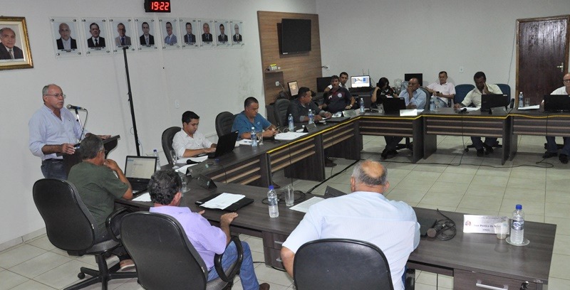 Câmara aprovou e Prefeito sanciona Projeto de Lei Complementar que diminui valores gastos com diárias