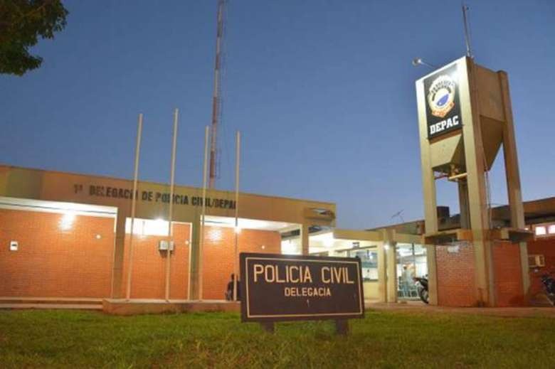 Bandidos estouram porta e fazem limpa em conveniência no Água Boa
