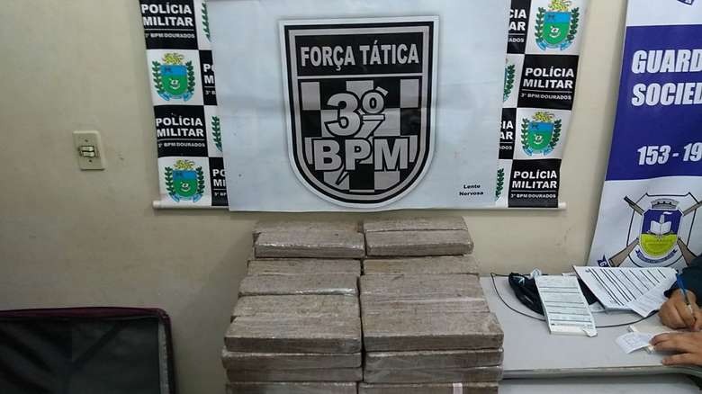 Goiana é presa em Dourados após pegar droga para pagar dívida