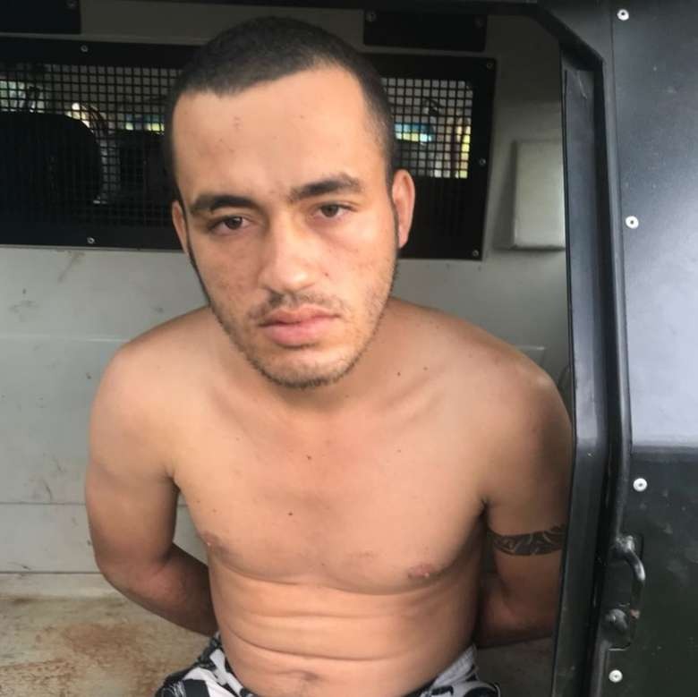 Homem que matou auxiliar de pedreiro na frente do pai é preso