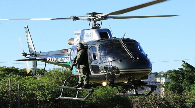 PM apreende 12 veículos e mais de mil quilos de drogas durante Operação