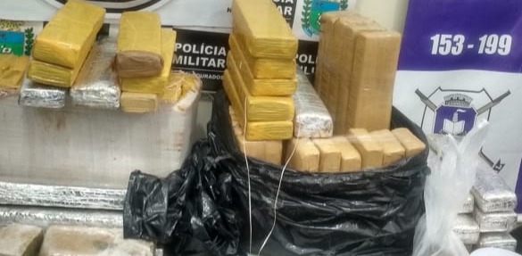 Homem é preso e quase 70 kg de maconha apreendidas em casa no Água Boa