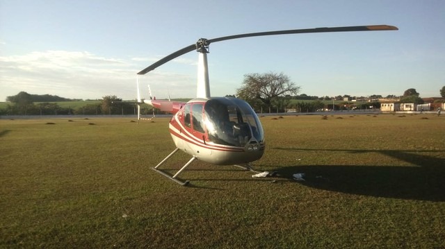 Helicóptero com drogas é apreendido em Cambará depois de pouso de emergência em estádio de futebol