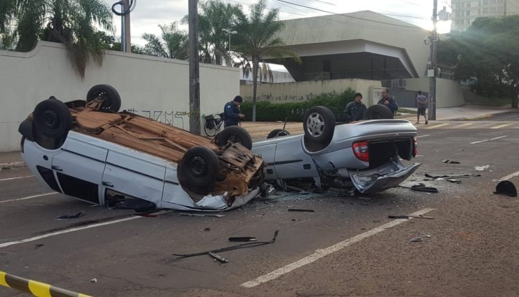 Casal de idosos morre após capotamento na Rua Marechal Rondon