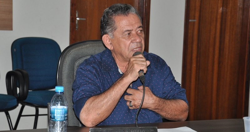 Casquinha pede emendas a Dagoberto Nogueira para reforma da Praça de Vila União e Construção de Casa Mortuária 
