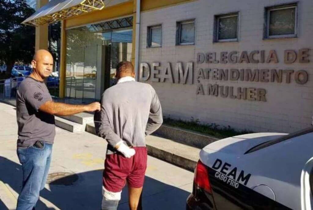 Adolescente de 16 anos tem a mão decepada por estuprar menina de 3 anos
