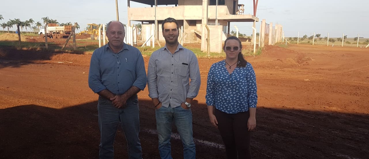 Prefeito Valdir Sartor e Diretora de Meio Ambiente visitaram aterro sanitário de Dourados, considerado o melhor do Centro Oeste