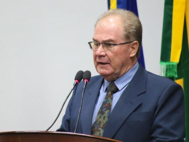 Vereador é rendido por bandidos e tem caminhonete roubada no interior